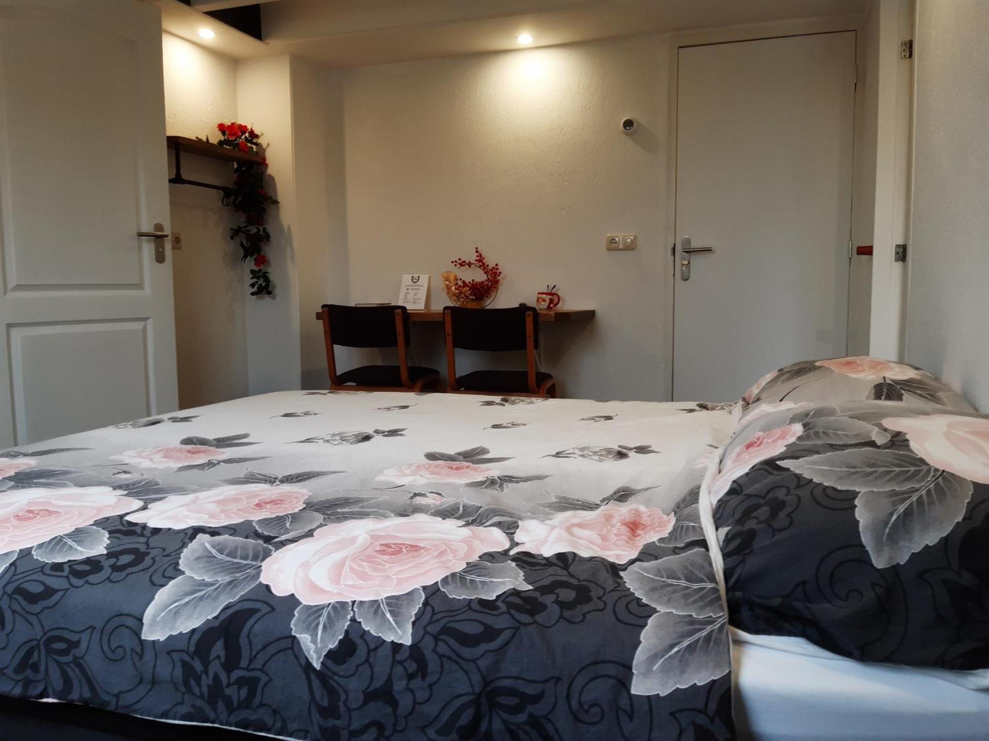 Pension Het Hoefijzer บูเริน ภายนอก รูปภาพ